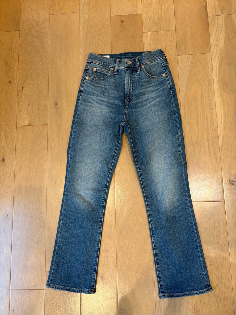 GAP Women's Ankle Kick-Fit Jeans in Medium Blue Wash 25